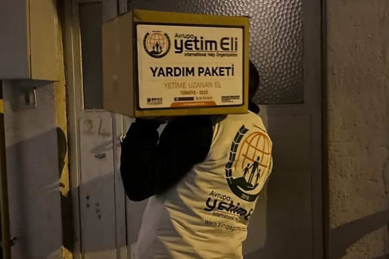 Elazığ'da ihtiyaç sahibi ailelere Ramazan kolisi dağıtıldı Elazığ'da ihtiyaç sahibi ailelere Ramazan kolisi dağıtıldı