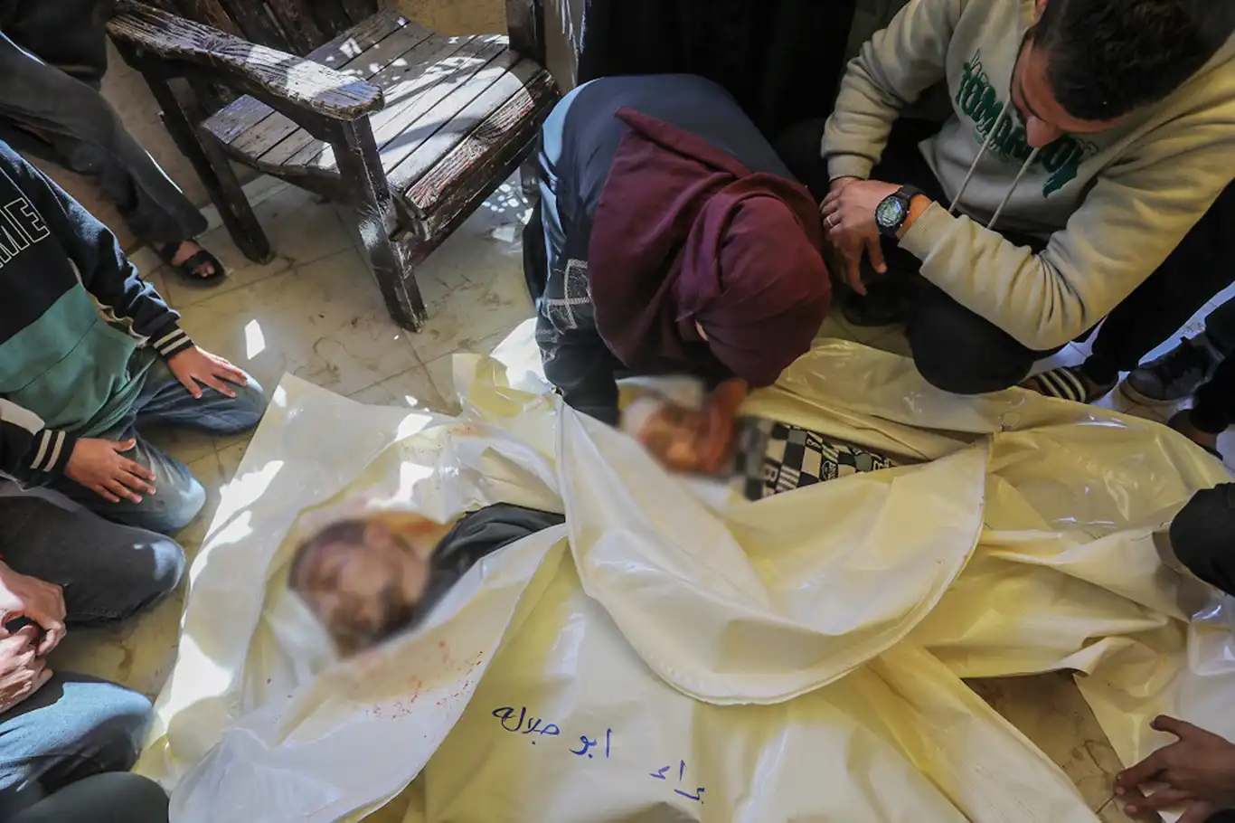 Katil rejimin Gazze'ye saldırılarında en az 60 Filistinli şehit oldu Katil rejimin Gazze'ye saldırılarında en az 60 Filistinli şehit oldu