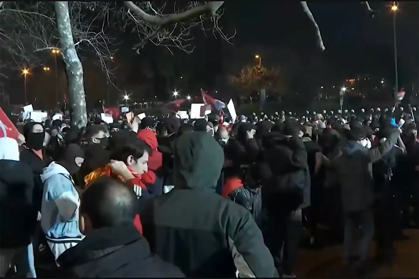 Cumhurbaşkanı Erdoğan ve ailesine hakaret eden 41 zanlı gözaltına alındı Cumhurbaşkanı Erdoğan ve ailesine hakaret eden 41 zanlı gözaltına alındı