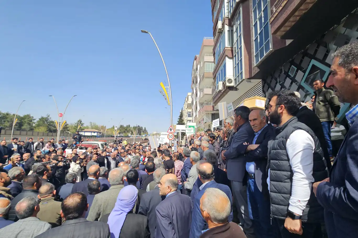 Suruç’ta çiftçiler sulama ücretlerine tepki gösterdi Suruç’ta çiftçiler sulama ücretlerine tepki gösterdi