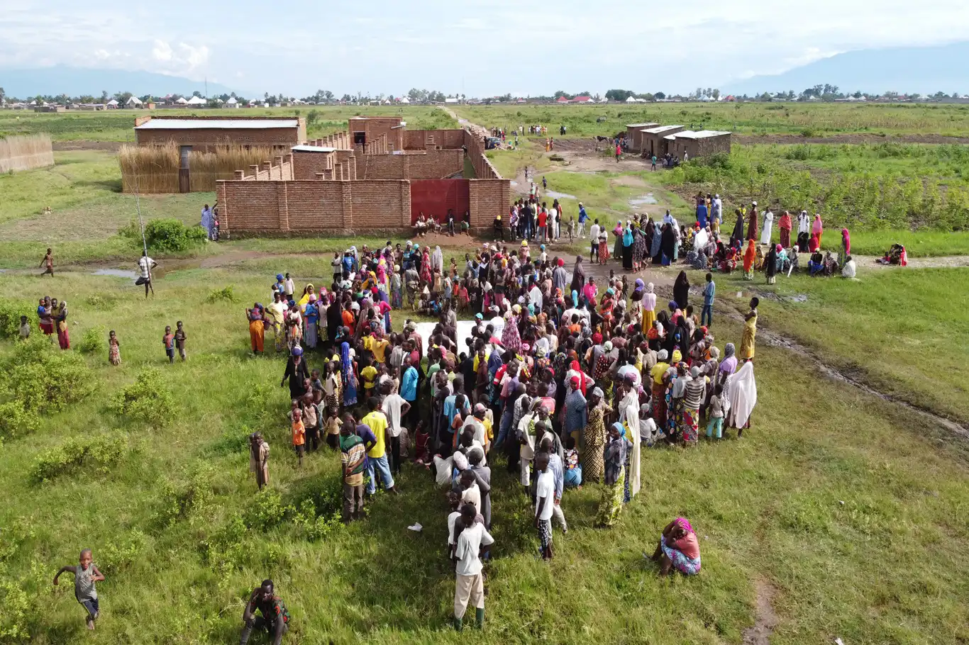 Yetimler Vakfı, Burundi’de ihtiyaç sahibi aileleri ve çocuklarını sevindirdi Yetimler Vakfı, Burundi’de ihtiyaç sahibi aileleri ve çocuklarını sevindirdi
