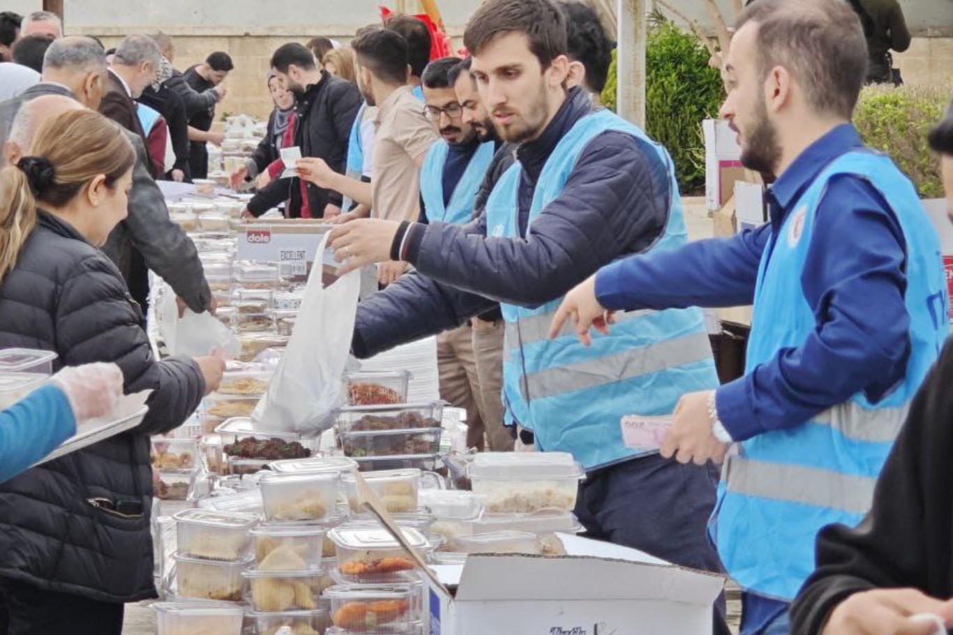 Mardin’de Gazze yararına kermes düzenlendi Mardin’de Gazze yararına kermes düzenlendi
