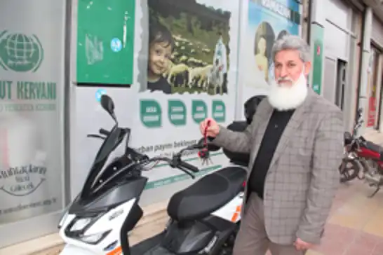 Batmanlı hayırsever, motosikletini Gazze'ye bağışladı