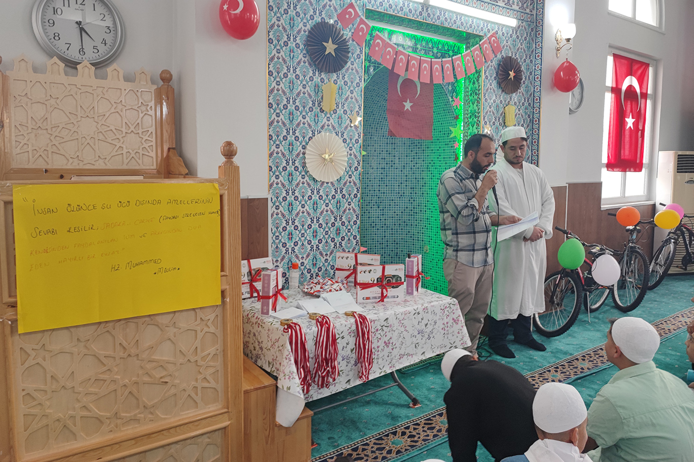 Malatya'da teravih ve mukabeleye katılan çocuklar ödüllendirildi