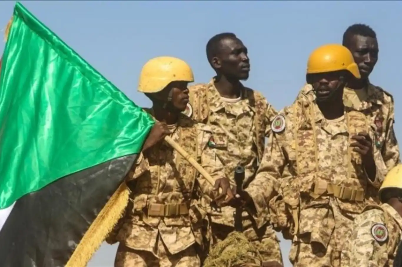 الجيش السوداني يطلق سراح الأسرى المدنيين عقب سيطرته على الخرطوم الجيش السوداني يطلق سراح الأسرى المدنيين عقب سيطرته على الخرطوم
