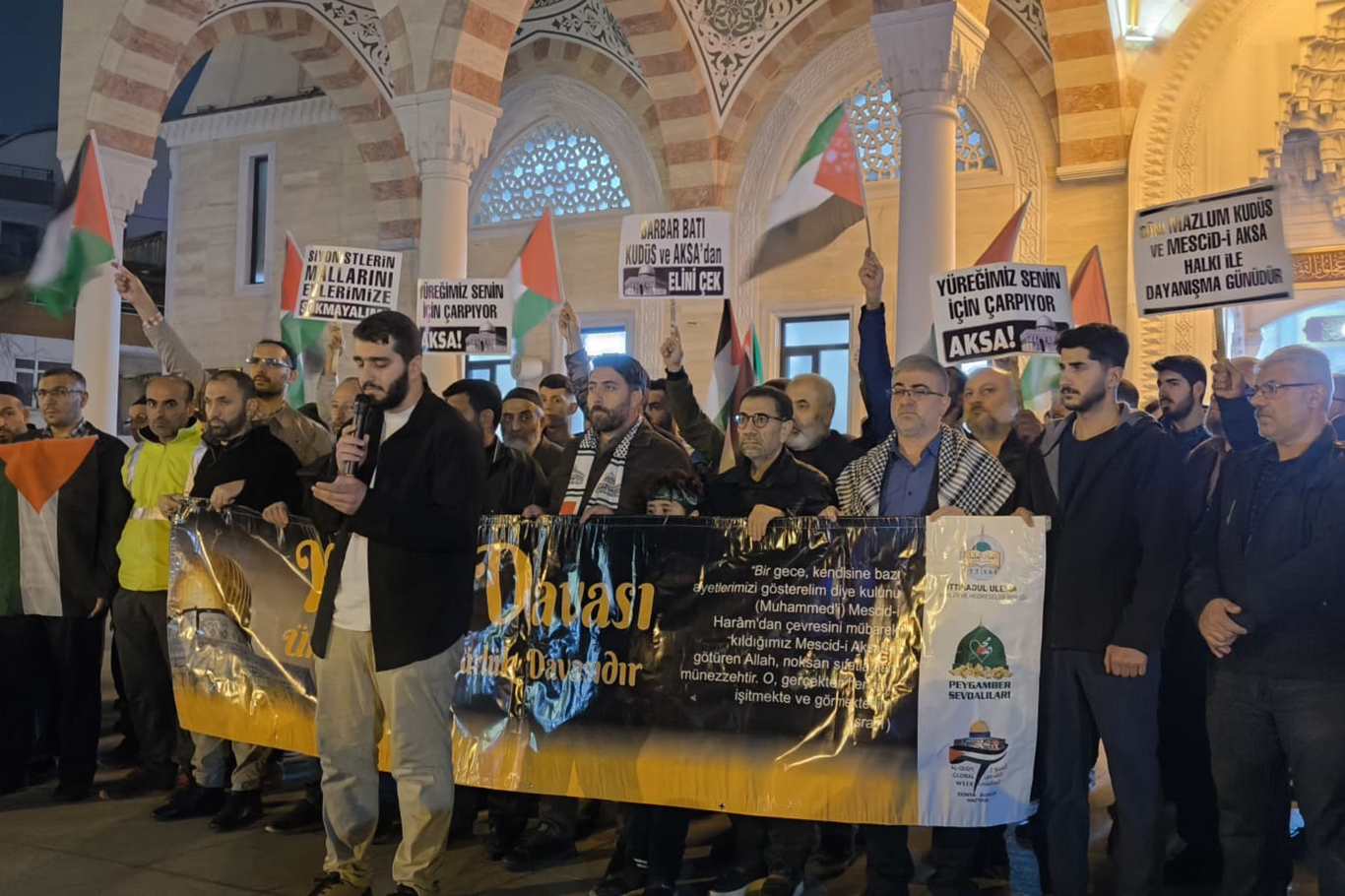 Kocaeli’ de “Dünya Kudüs Haftası” münasebetiyle basın açıklaması düzenlendi Kocaeli’ de “Dünya Kudüs Haftası” münasebetiyle basın açıklaması düzenlendi