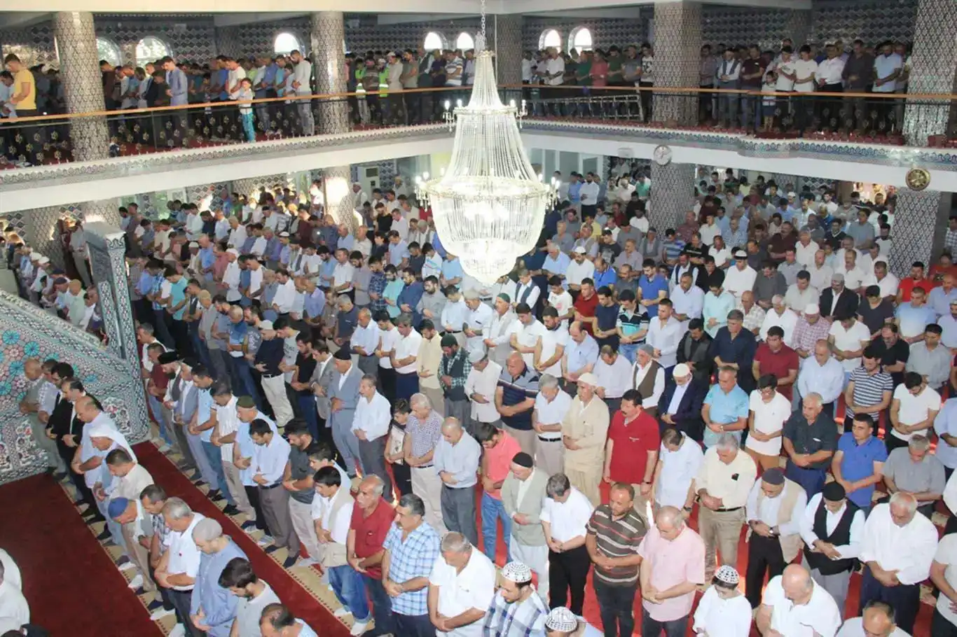 Bajêr bi bajêr seatên nimêja eydê Bajêr bi bajêr seatên nimêja eydê
