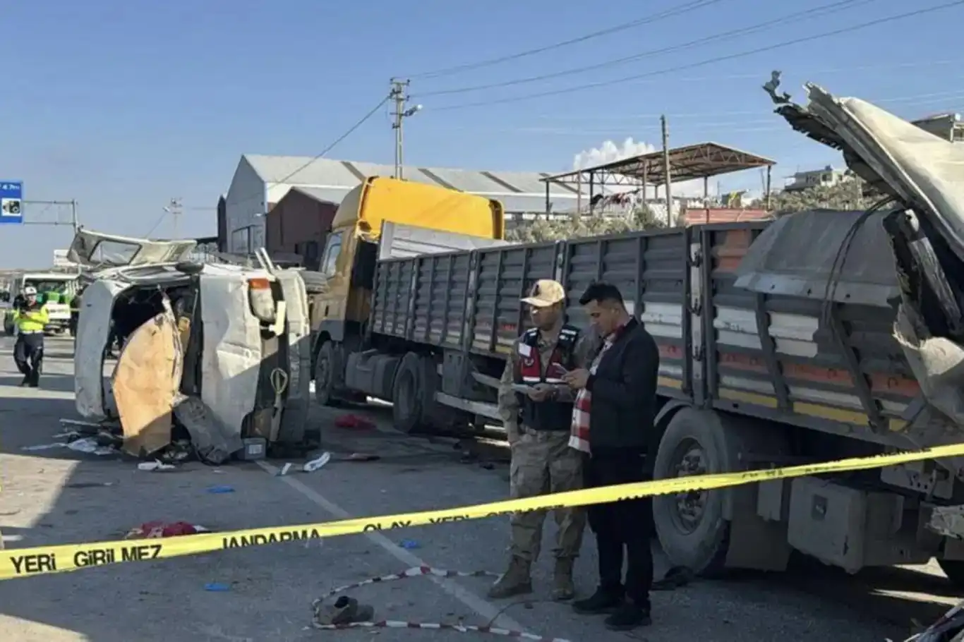 Bayram tatilinin ilk gününde 766 trafik kazası: 5 ölü, 1.219 yaralı Bayram tatilinin ilk gününde 766 trafik kazası: 5 ölü, 1.219 yaralı