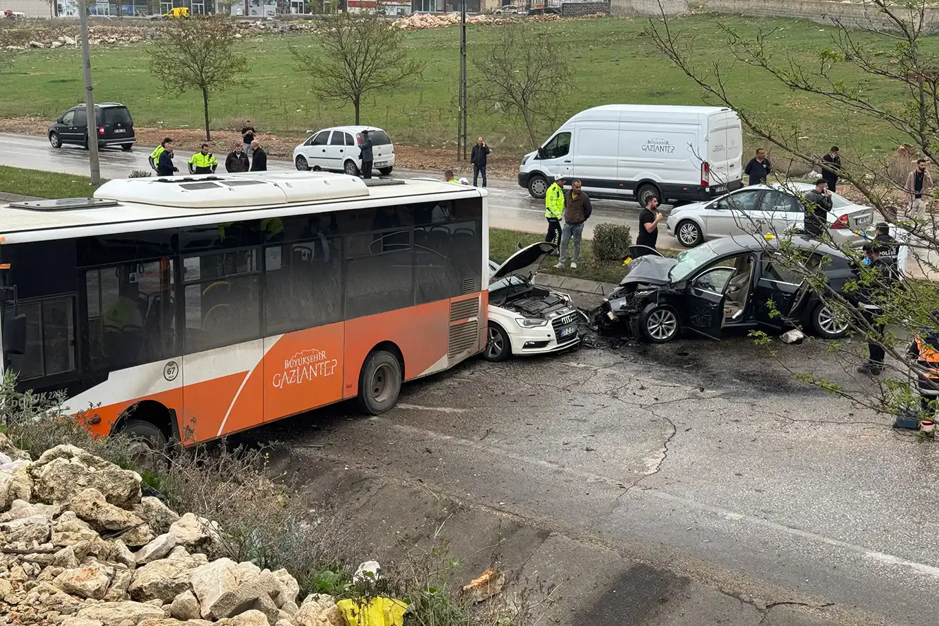 Gaziantep'te zincirleme trafik kazası: 12 yaralı