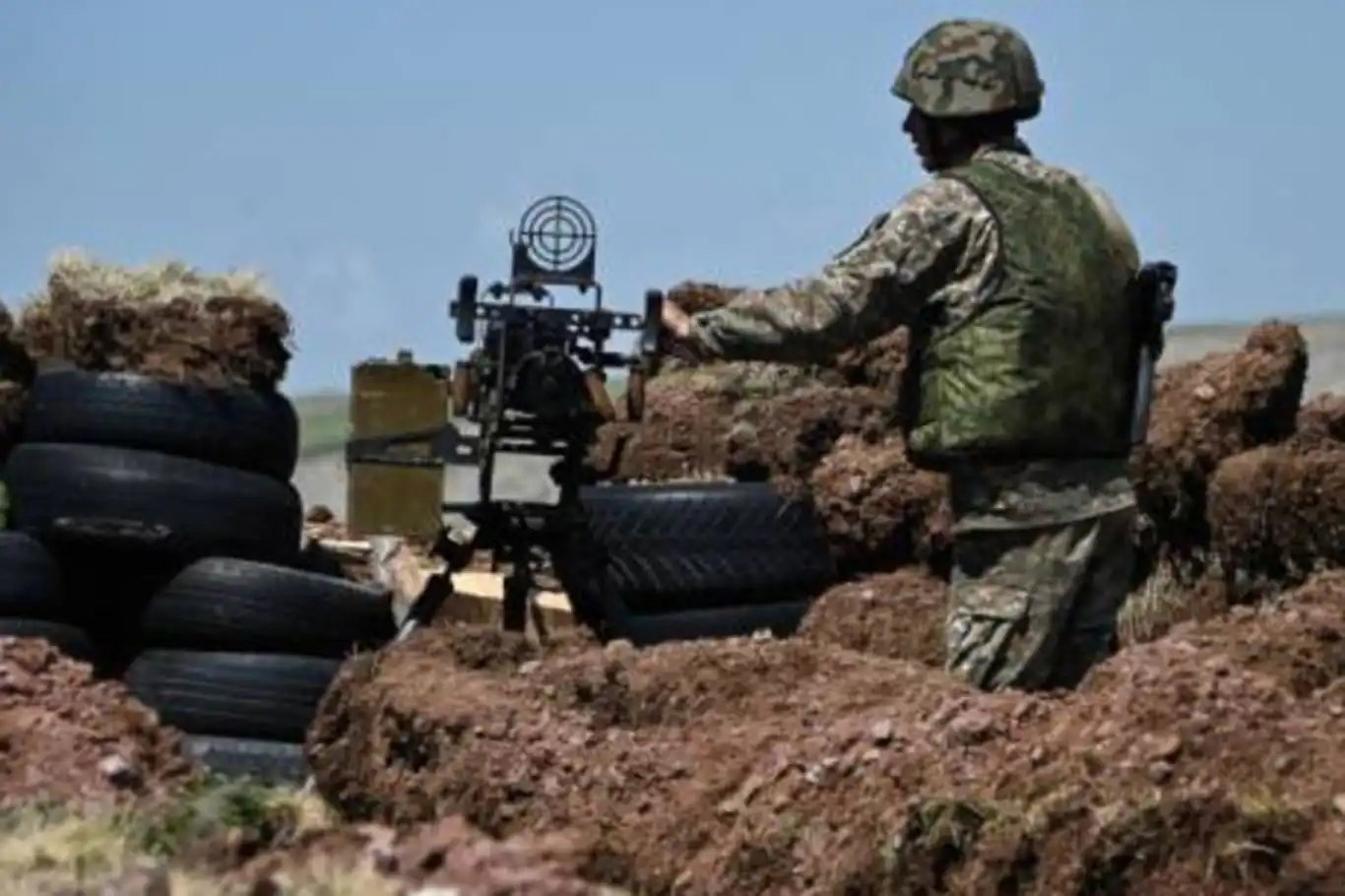 Ermenistan askerlerinden Azerbaycan mevzilerine saldırı Ermenistan askerlerinden Azerbaycan mevzilerine saldırı