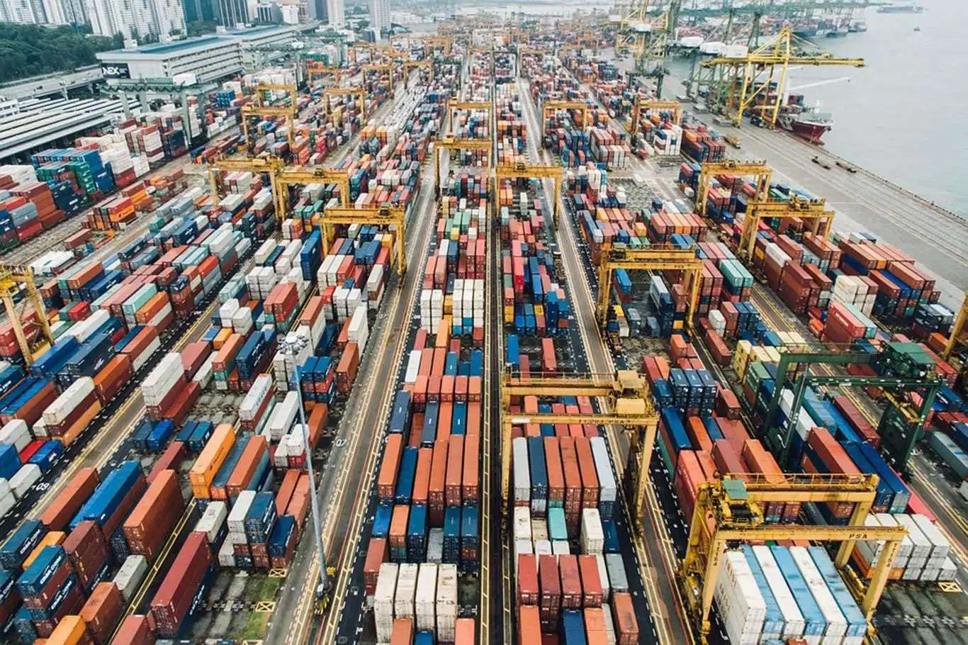 Dış ticaret verileri açıklandı: İhracat azaldı, ithalat arttı Dış ticaret verileri açıklandı: İhracat azaldı, ithalat arttı