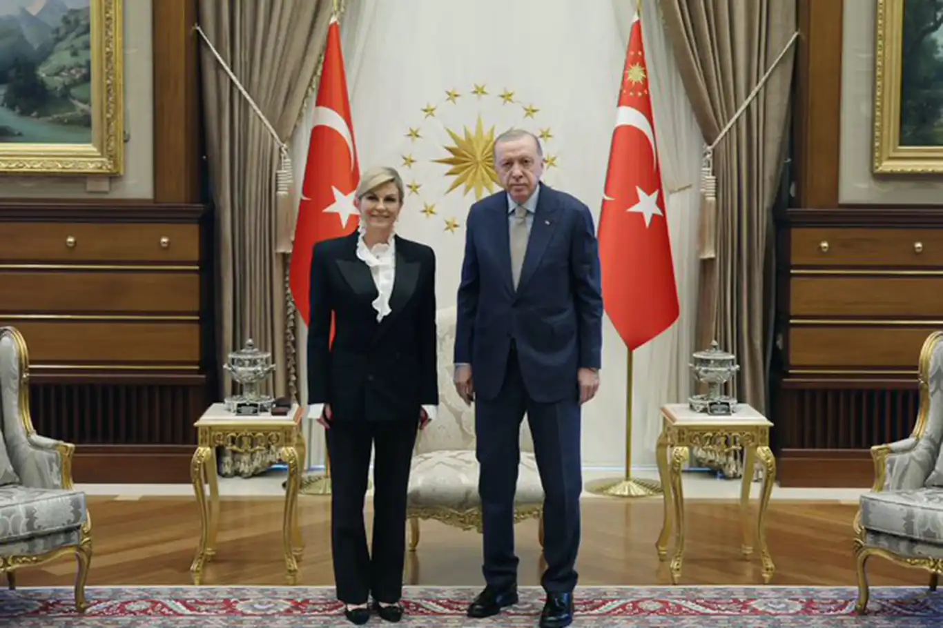 Cumhurbaşkanı Erdoğan, eski Hırvatistan Cumhurbaşkanı Kitaroviç ile görüştü Cumhurbaşkanı Erdoğan, eski Hırvatistan Cumhurbaşkanı Kitaroviç ile görüştü