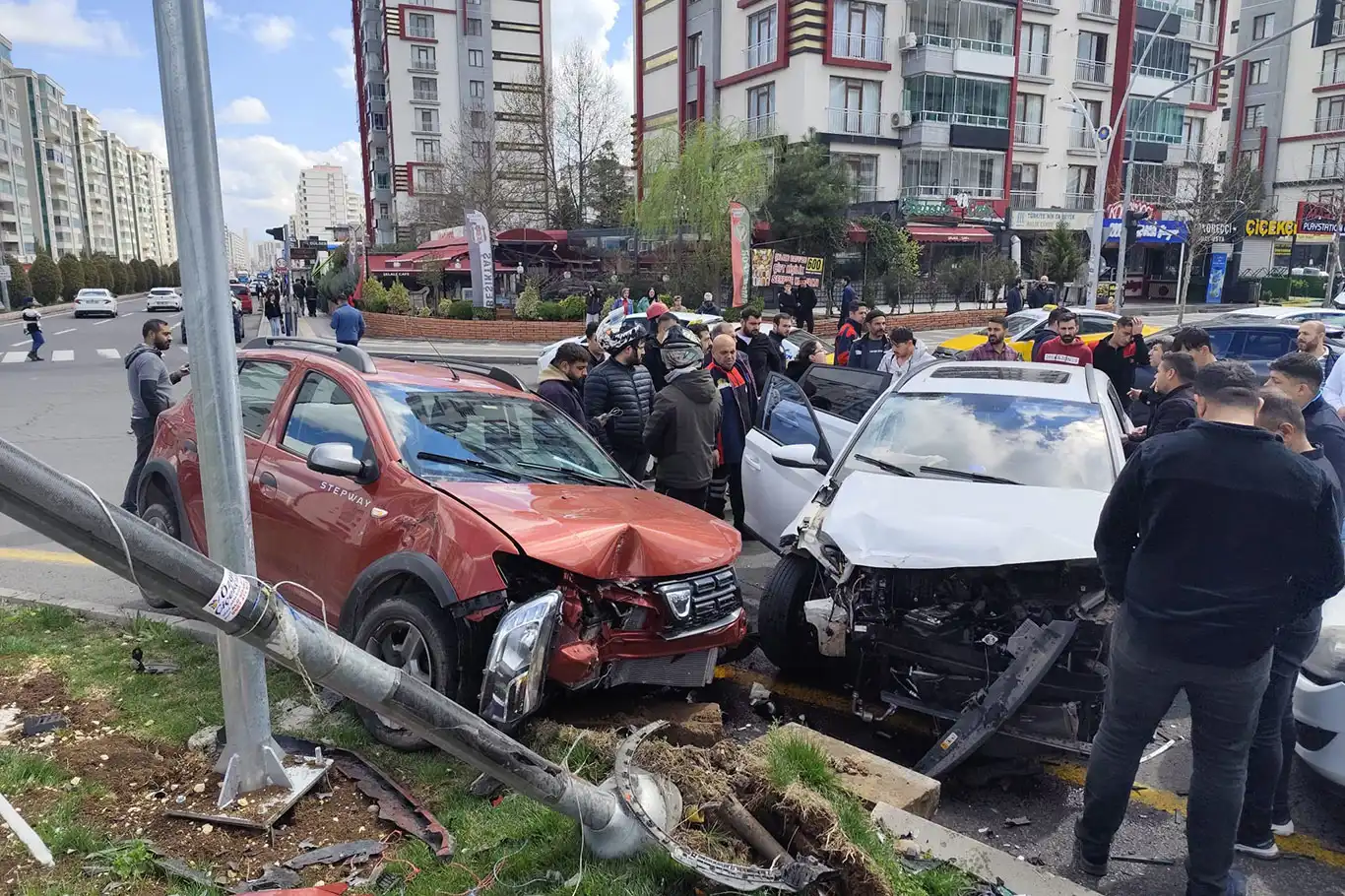 2025'in 3 aylık trafik kazası bilançosu: 481 ölü 80 bin yaralı 2025'in 3 aylık trafik kazası bilançosu: 481 ölü 80 bin yaralı