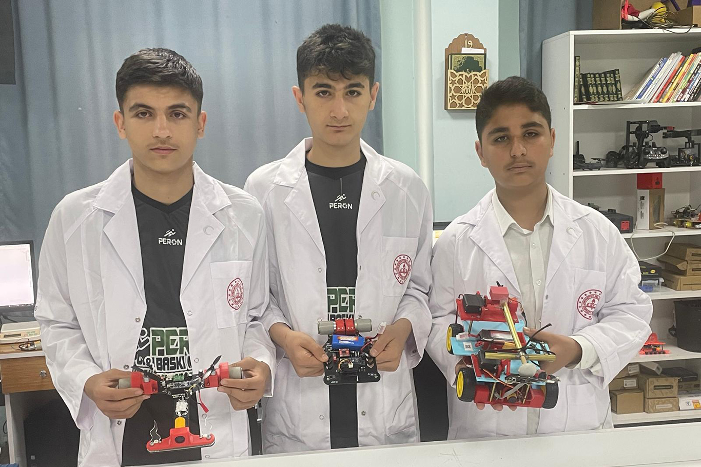 Batmanlı öğrenciler Yunanistan'da Avrupa robot olimpiyatlarında yarışacak