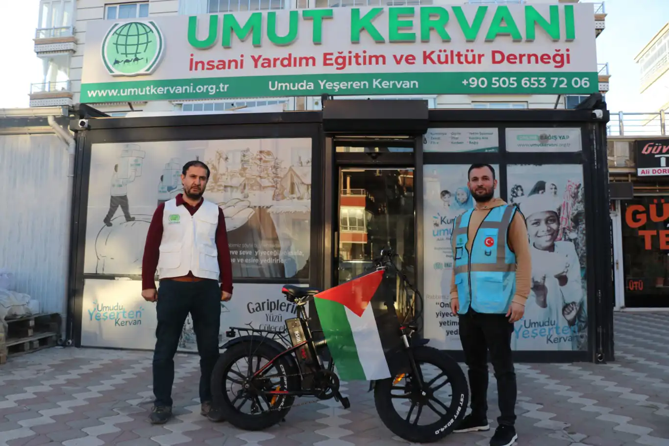 Ankaralı hayırsever elektrikli bisikletini Gazze'ye bağışladı Ankaralı hayırsever elektrikli bisikletini Gazze'ye bağışladı