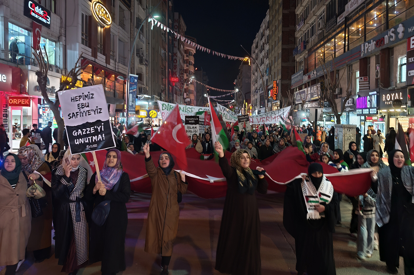Elazığ’da Gazze için binler tek yürek oldu