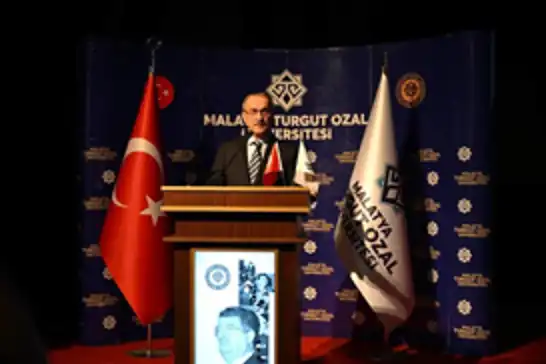 Malatya'da "Türkiye'nin Siyasi ve İktisadi Dönüşümünde Özal” Konferansı düzenlendi