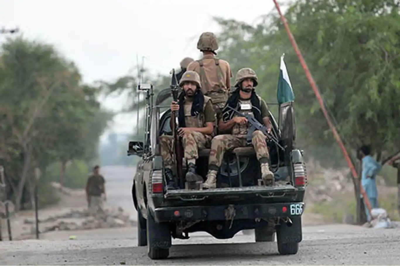 Pakistan'da çatışma: Bir asker hayatını kaybetti