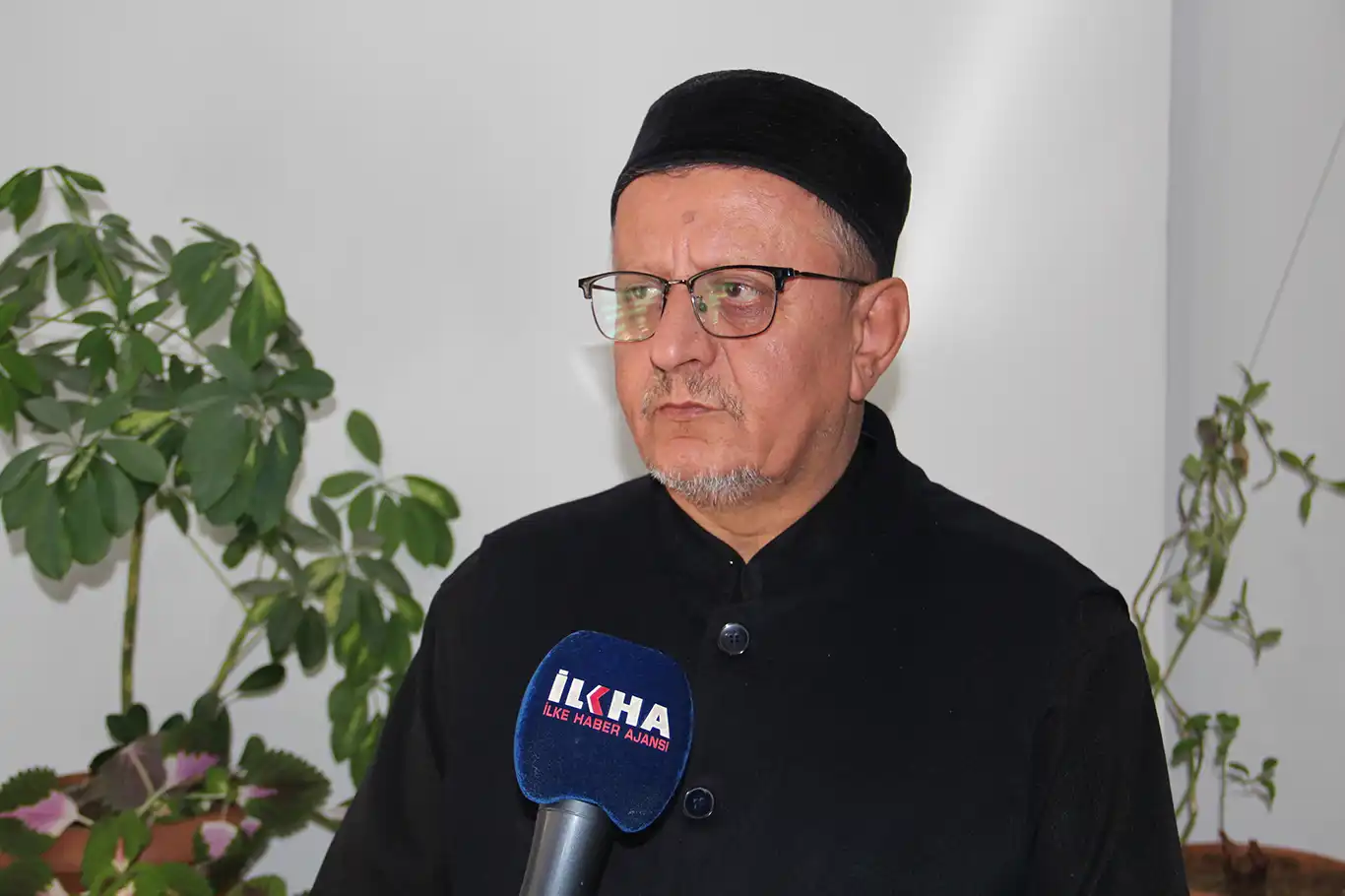Molla Beşir Şimşek'ten televizyon yayınlarına tepki: Toplum kültürel işgale uğruyor Molla Beşir Şimşek'ten televizyon yayınlarına tepki: Toplum kültürel işgale uğruyor