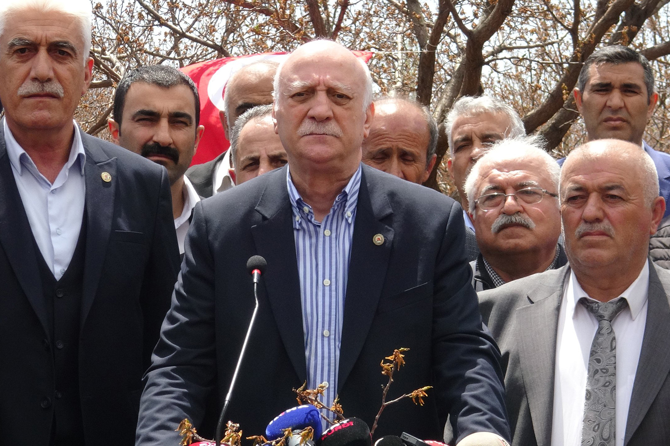 Malatya'da kayısı bahçeleri felaketi yaşıyor: Don vurdu, emekler zayi oldu Malatya'da kayısı bahçeleri felaketi yaşıyor: Don vurdu, emekler zayi oldu
