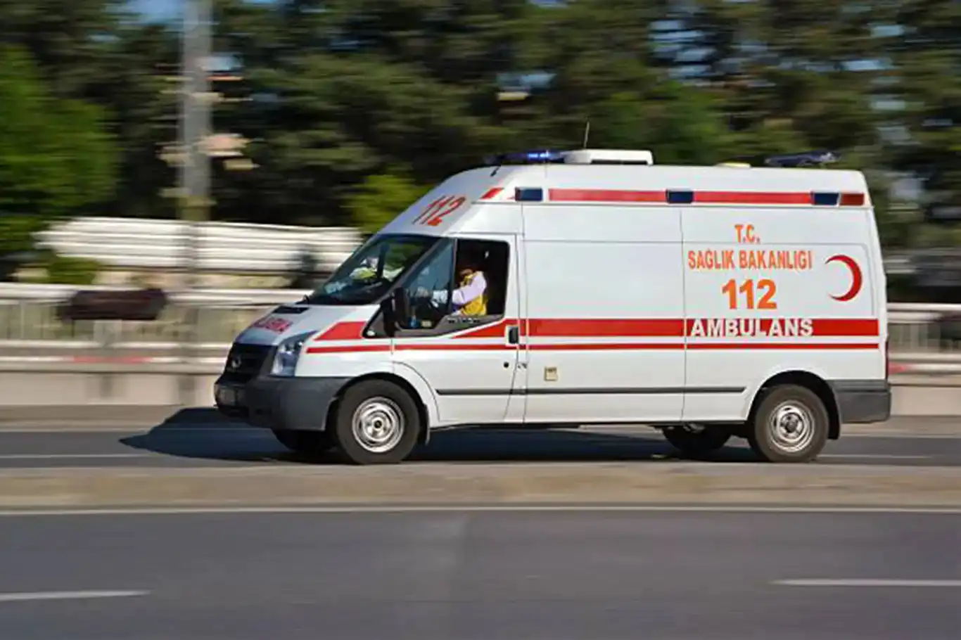 Sivas'ta yolcu otobüsü devrildi: 2 ölü, 18 yaralı Sivas'ta yolcu otobüsü devrildi: 2 ölü, 18 yaralı