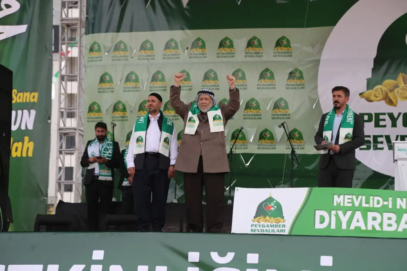 HAMAS milletvekili Ebu Ras: Diyarbakır’daki bu topluluğunuzu Mescid-i Aksa da bekliyor HAMAS milletvekili Ebu Ras: Diyarbakır’daki bu topluluğunuzu Mescid-i Aksa da bekliyor