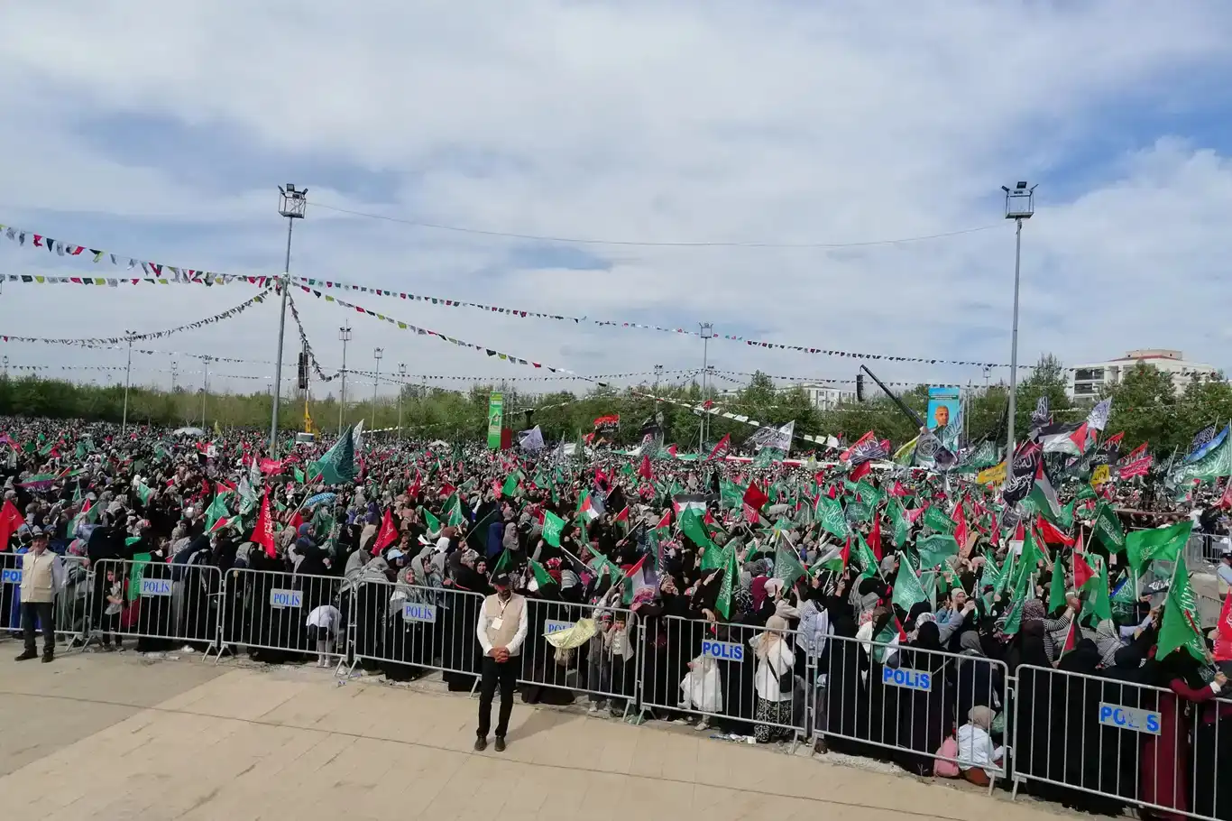 پەیامی سەرۆکی گشتی هودا پار بۆ بەرنامەی مەولود لە دیاربەکر پەیامی سەرۆکی گشتی هودا پار بۆ بەرنامەی مەولود لە دیاربەکر