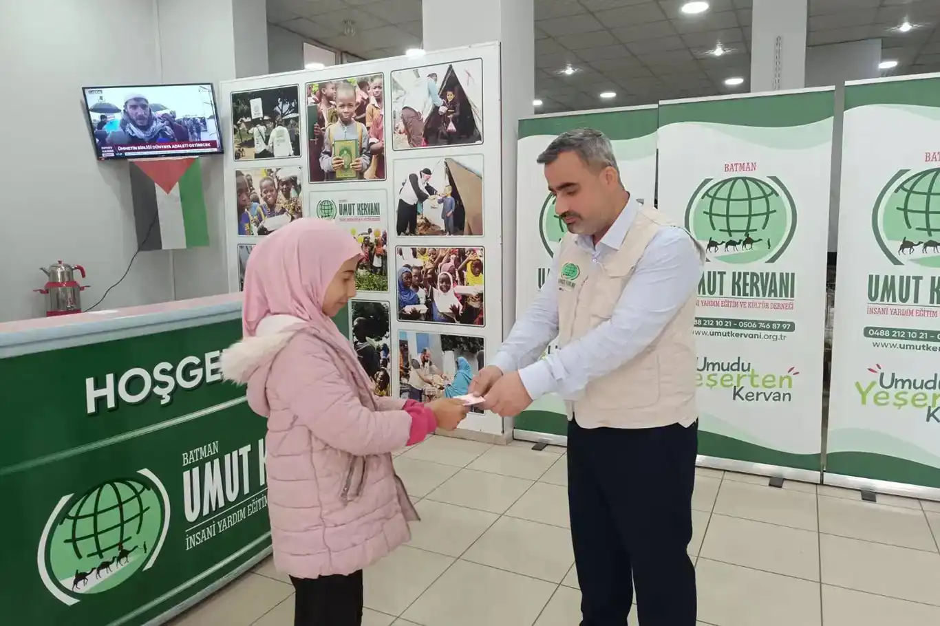 حلُمٌ يتحوّل إلى صدقة: الطفلة "إليفنور" تتبرع لغزة بعد رؤيا مؤثرة حلُمٌ يتحوّل إلى صدقة: الطفلة "إليفنور" تتبرع لغزة بعد رؤيا مؤثرة
