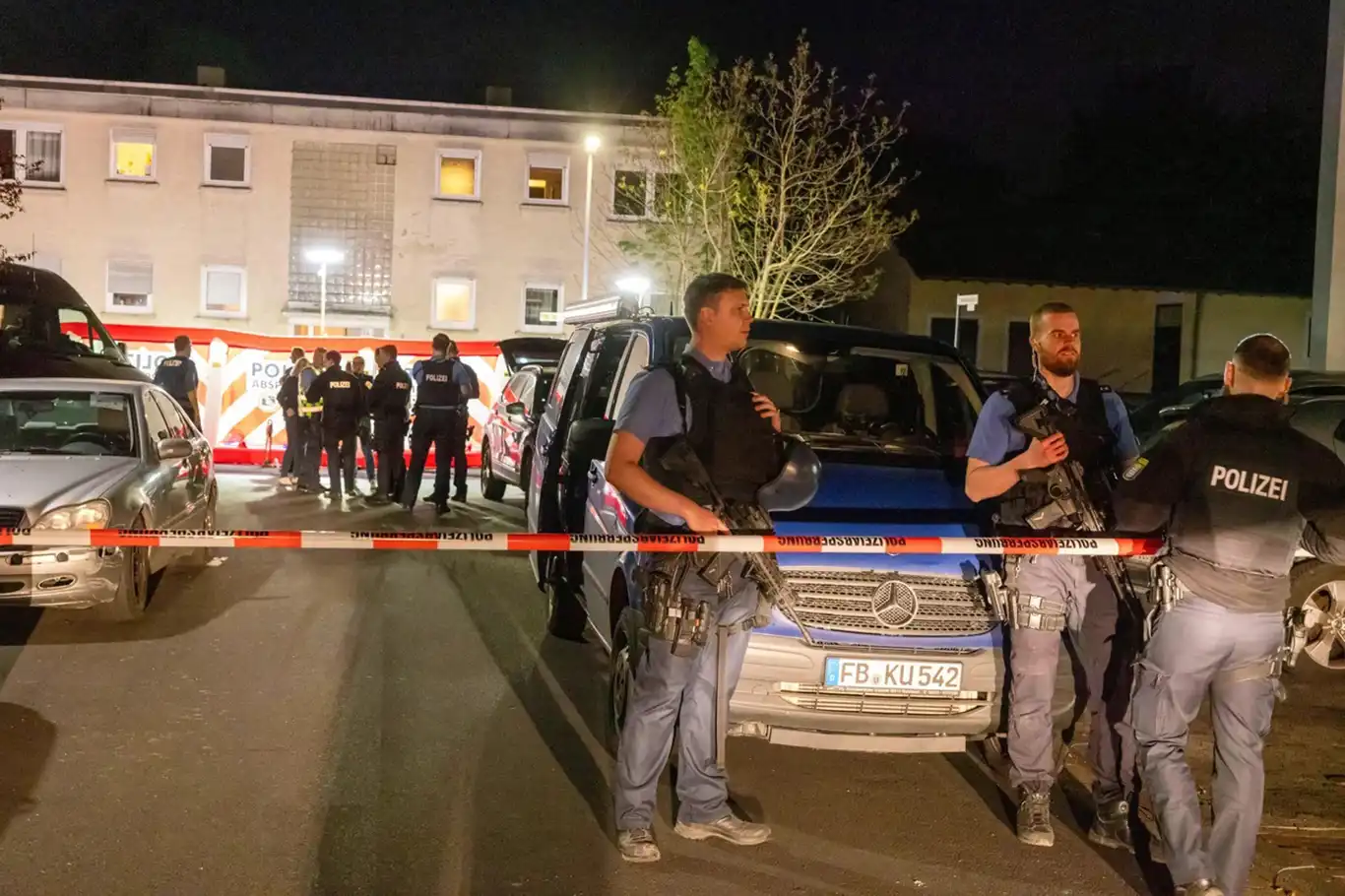 Almanya'da silahlı saldırı: 2 ölü Almanya'da silahlı saldırı: 2 ölü