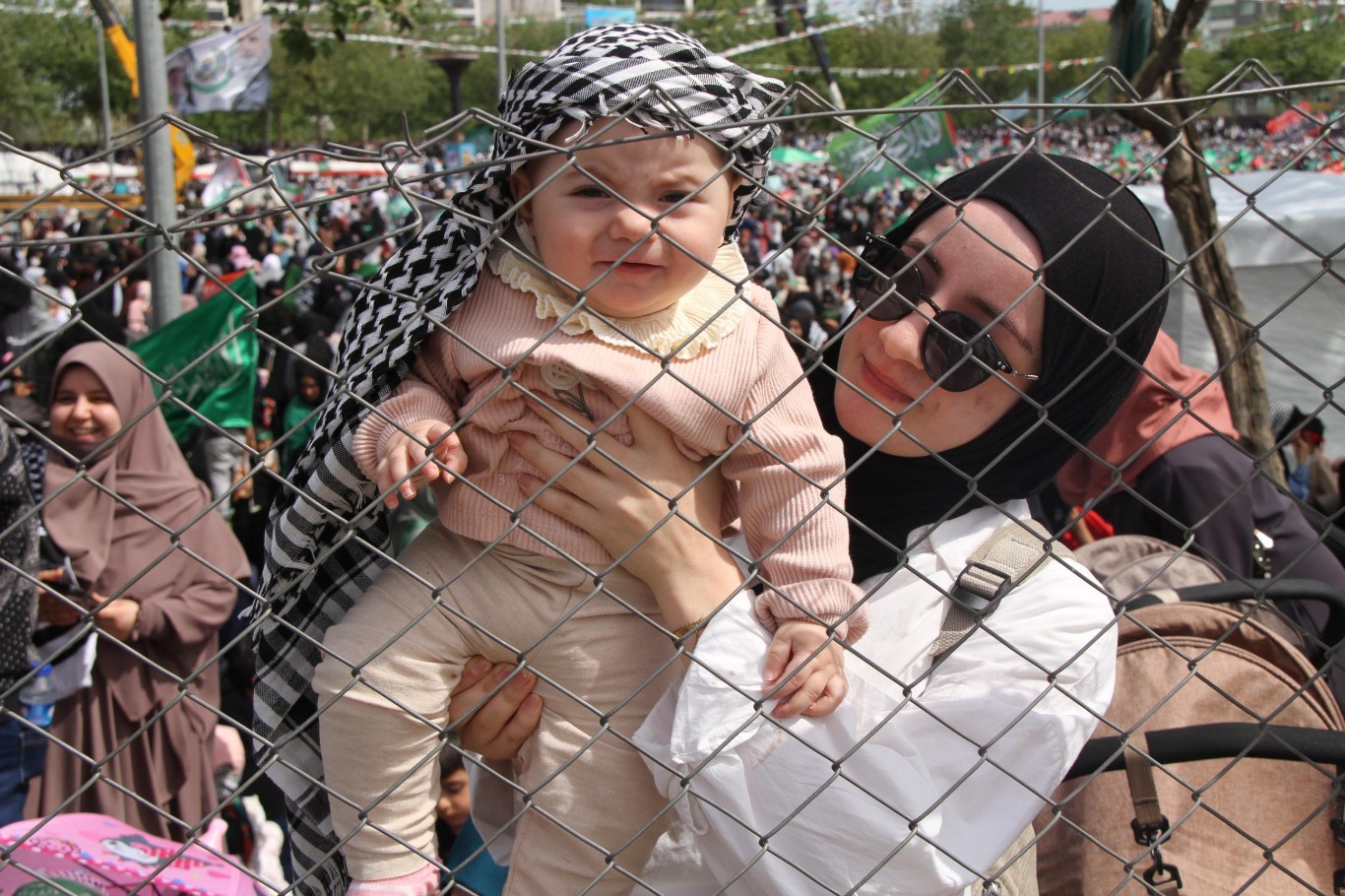 Mevlid-i Nebi etkinliğine katılan çocuklar: Hazret-i Muhammed bizler için bir gururdur