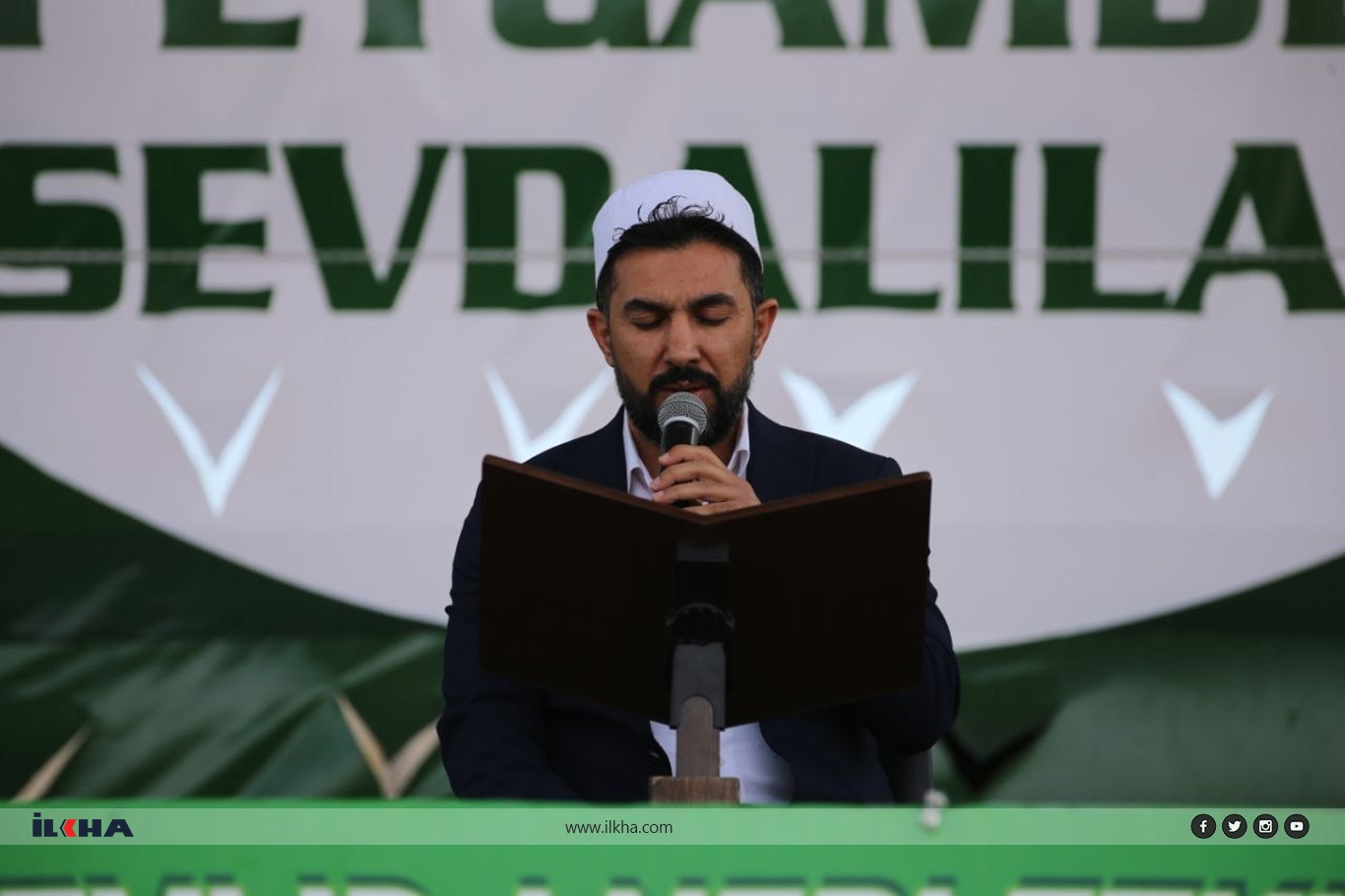 Bernameya Mewlûda Nebî ya ku li Dîyarbekirê hat tertîpkirin, bi peyamên muhîm ên ji alema Îslamê û rojavayê re hatin dayîn dawî bû Bernameya Mewlûda Nebî ya ku li Dîyarbekirê hat tertîpkirin, bi peyamên muhîm ên ji alema Îslamê û rojavayê re hatin dayîn dawî bû