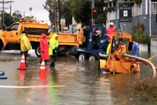 ABD'de sel ve fırtına nedeniyle 5 kişi öldü