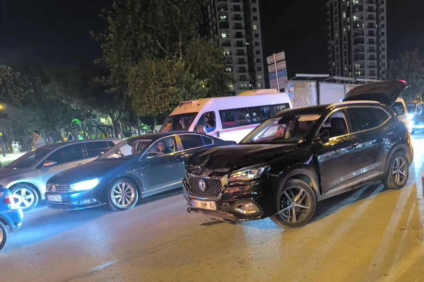 Adana'da araca silahlı saldırı: Bir yaralı