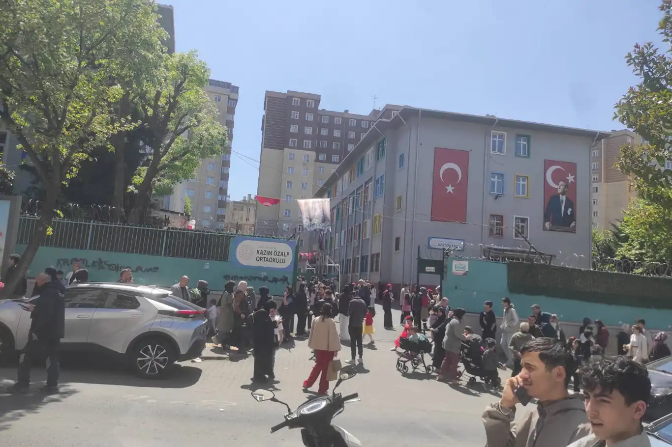 İstanbul'da deprem nedeniyle okullar 2 gün tatil edildi İstanbul'da deprem nedeniyle okullar 2 gün tatil edildi