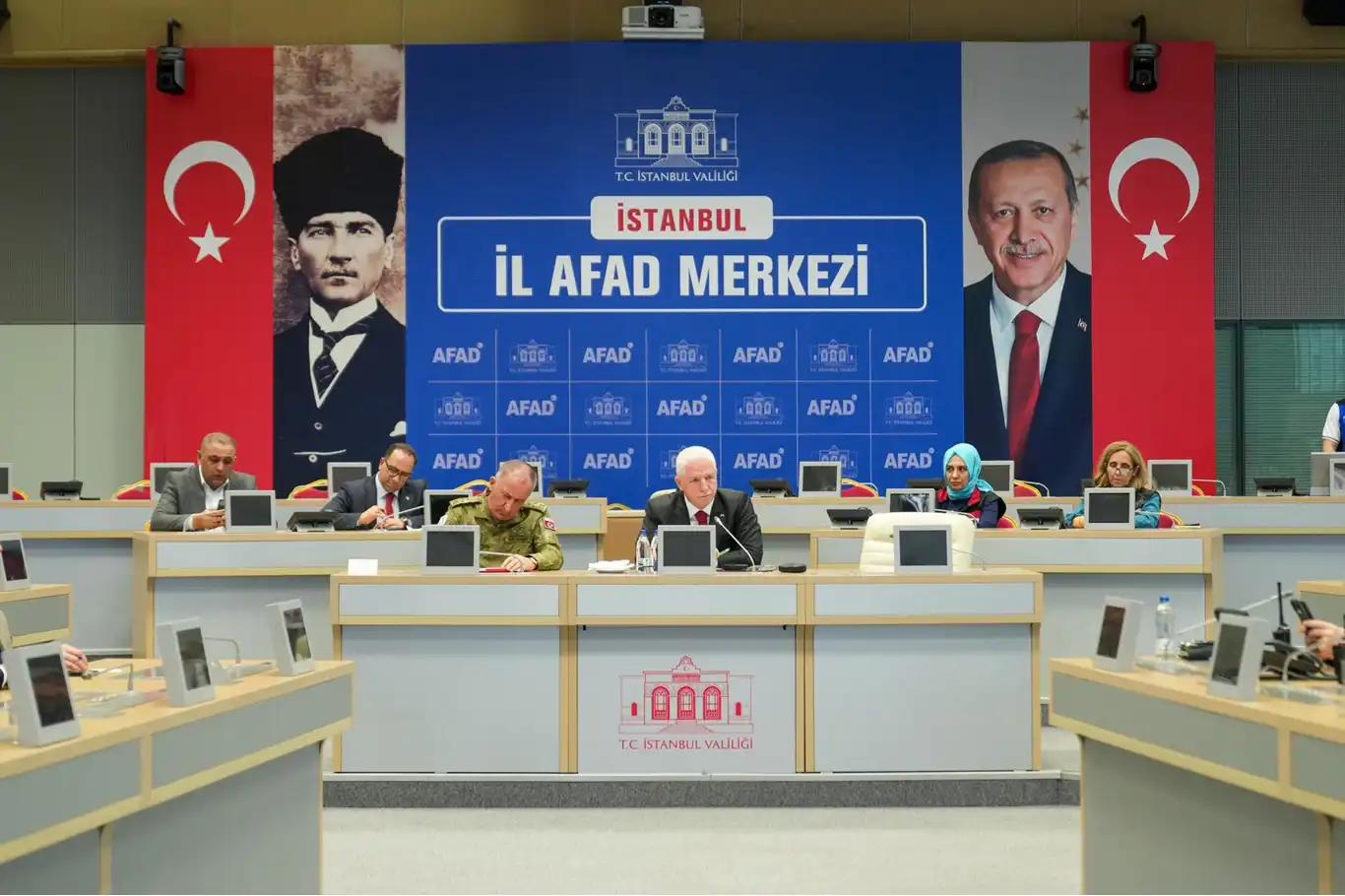 İstanbul'da kamudaki engelli ve bazı kadın personel iki gün izinli sayılacak İstanbul'da kamudaki engelli ve bazı kadın personel iki gün izinli sayılacak