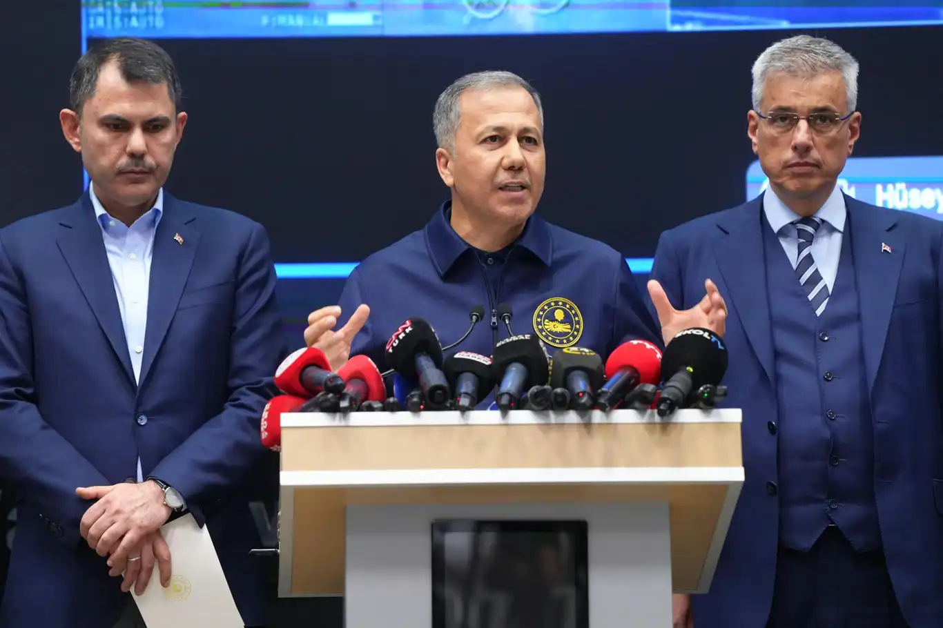 127 artçı sarsıntı kaydedildi, ekipler 4 günde hasar tespit çalışmalarını bitirecek 127 artçı sarsıntı kaydedildi, ekipler 4 günde hasar tespit çalışmalarını bitirecek