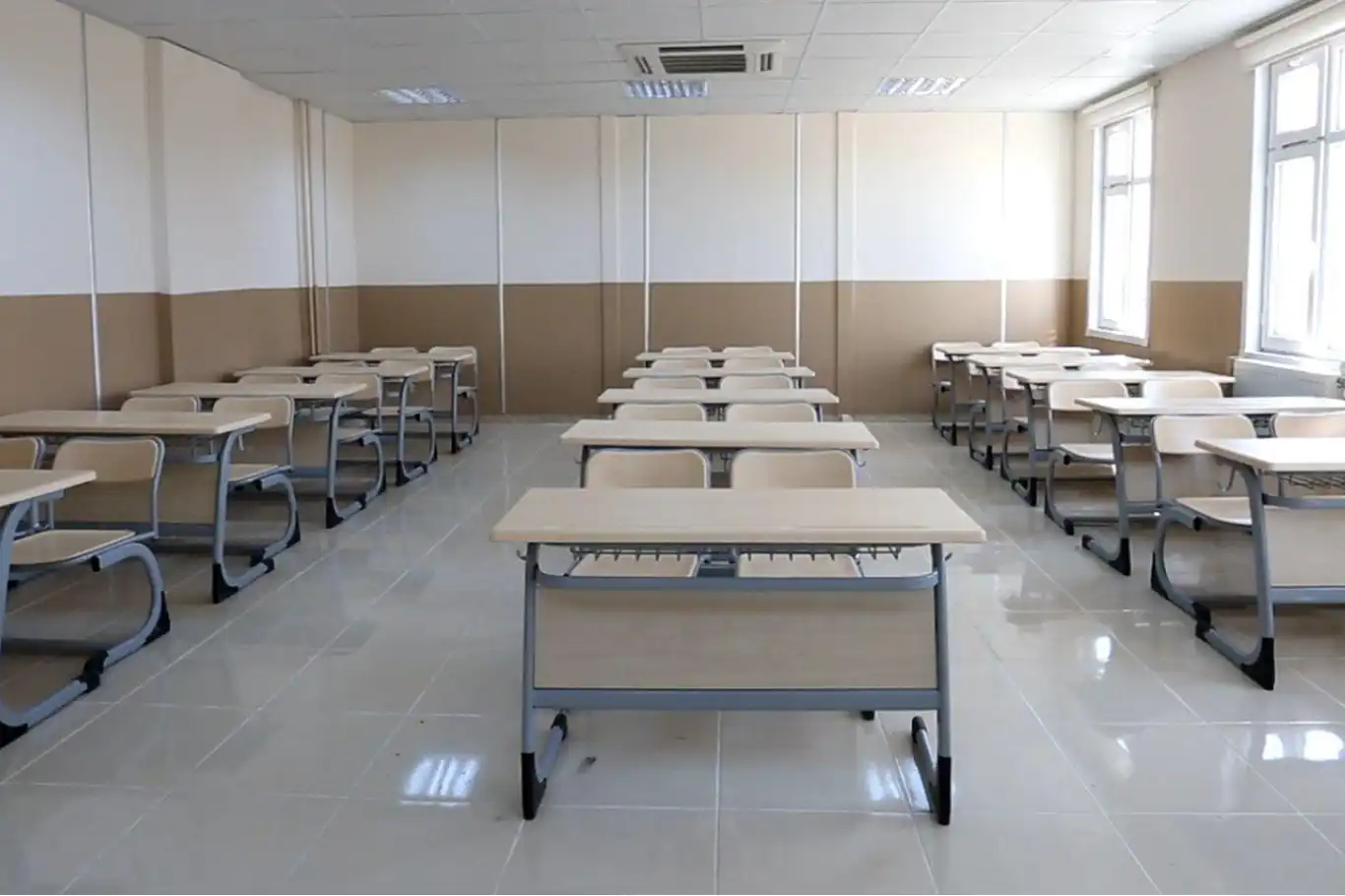 Tekirdağ ve Kocaeli'de deprem nedeniyle okullar tatil edildi Tekirdağ ve Kocaeli'de deprem nedeniyle okullar tatil edildi