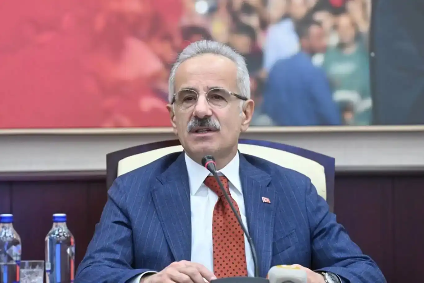 Bakan Uraloğlu, yaşanan iletişim aksaklıkları üzerine GSM operatörleriyle görüşecek Bakan Uraloğlu, yaşanan iletişim aksaklıkları üzerine GSM operatörleriyle görüşecek