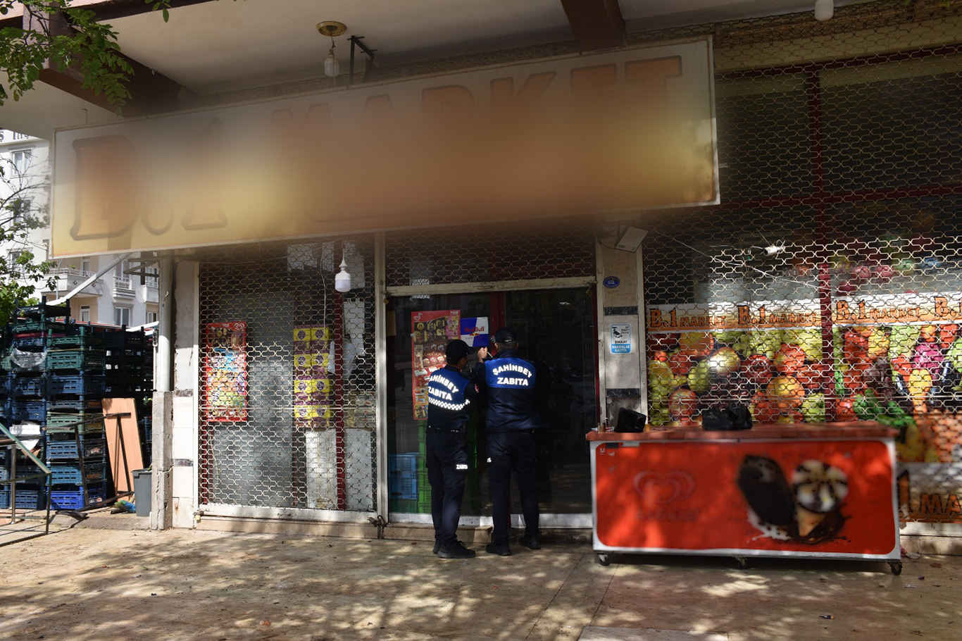 Gaziantep'te tarihi geçmiş ürün satan 6 işyeri kapatıldı Gaziantep'te tarihi geçmiş ürün satan 6 işyeri kapatıldı