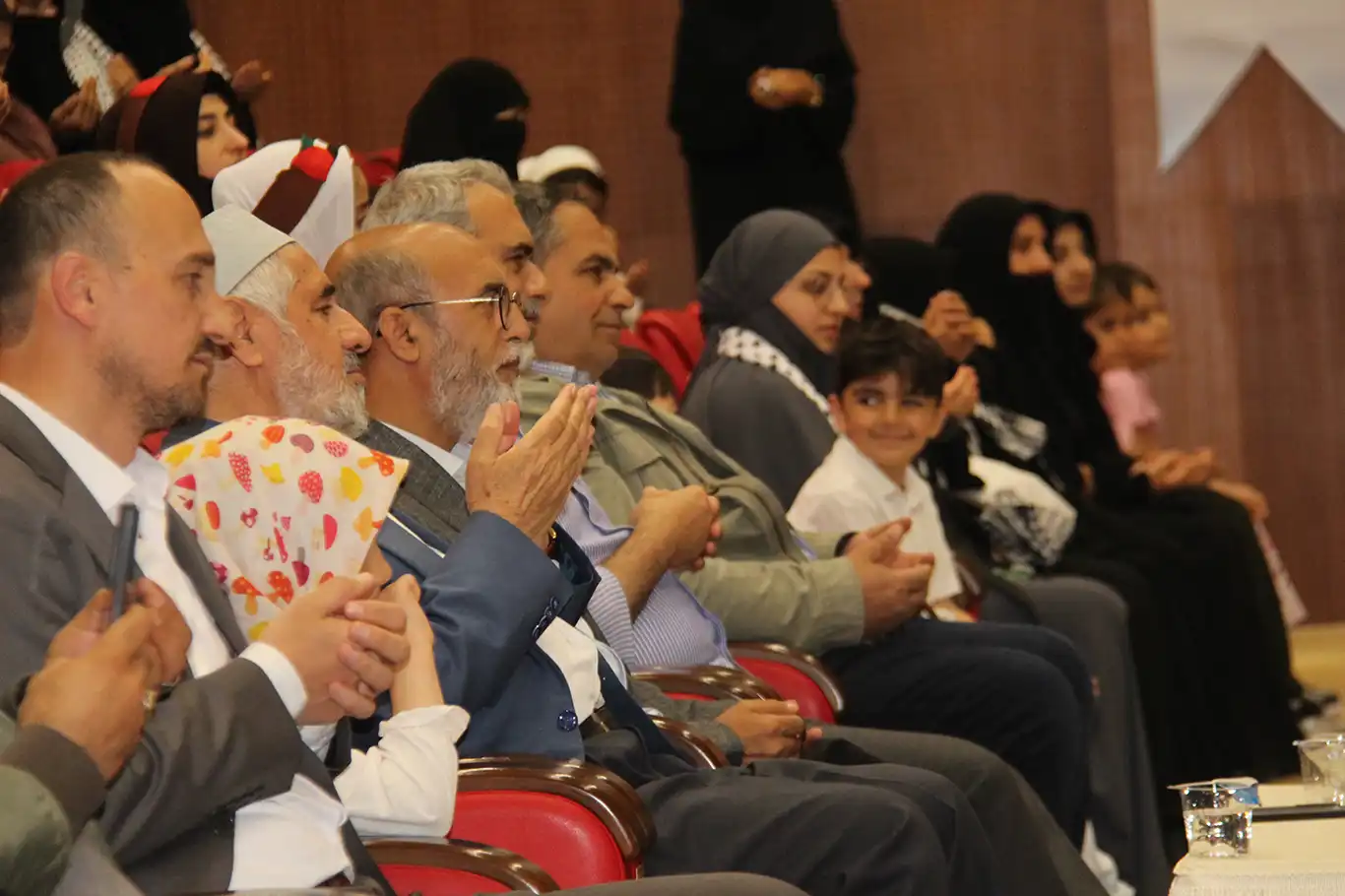 İdeal Eğitim Vakfı "Çocuk eğitiminde ailenin rolü" başlıklı seminer düzenledi