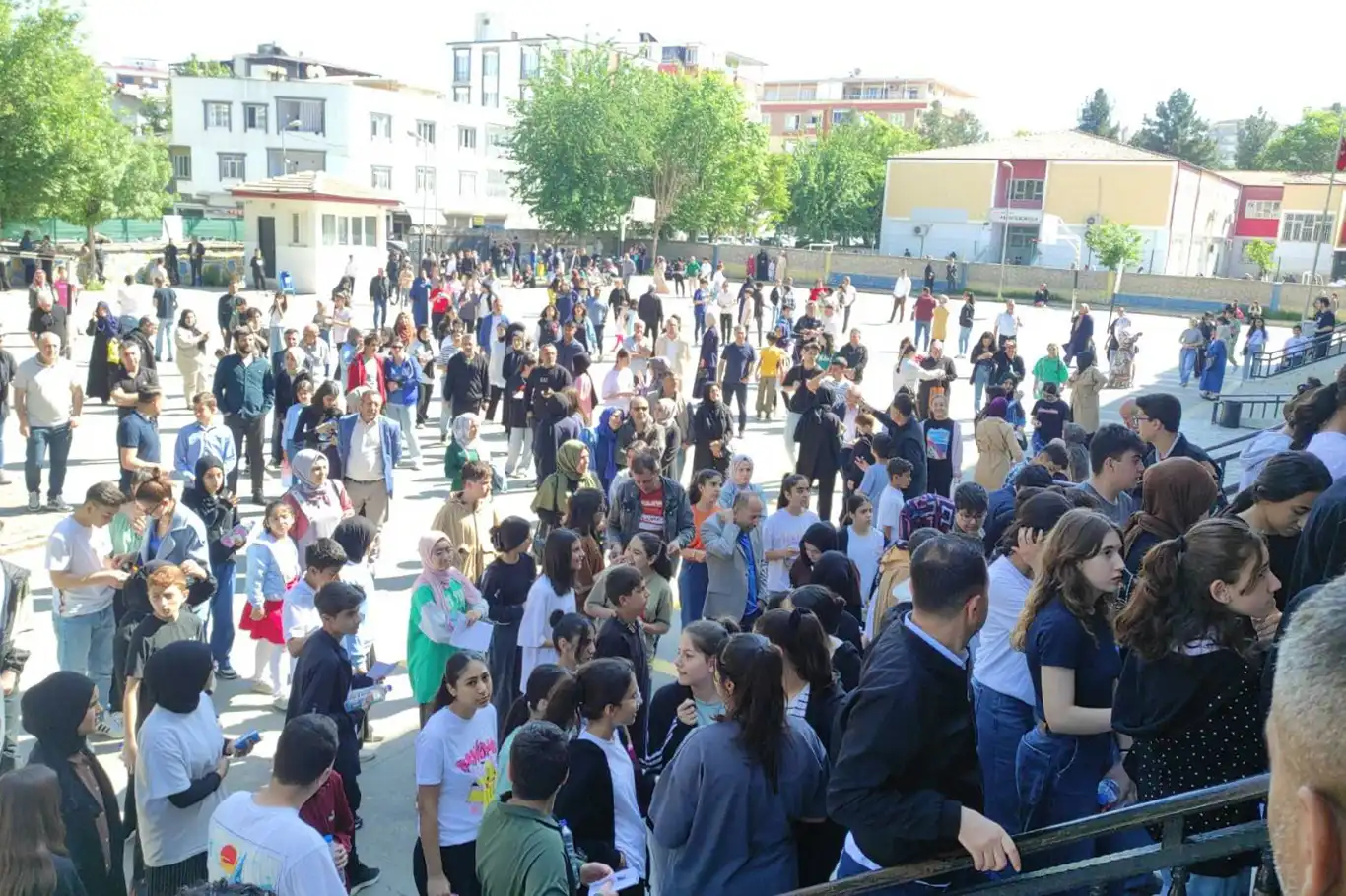 Bursluluk sınavı 81 ilde yapıldı Bursluluk sınavı 81 ilde yapıldı
