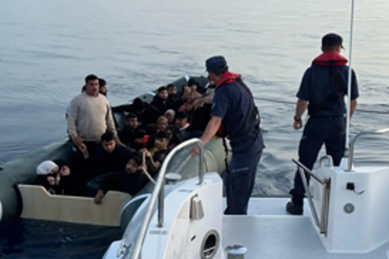 Turkish Coast Guard rescues 22 migrants, including 4 children, off Izmir coast