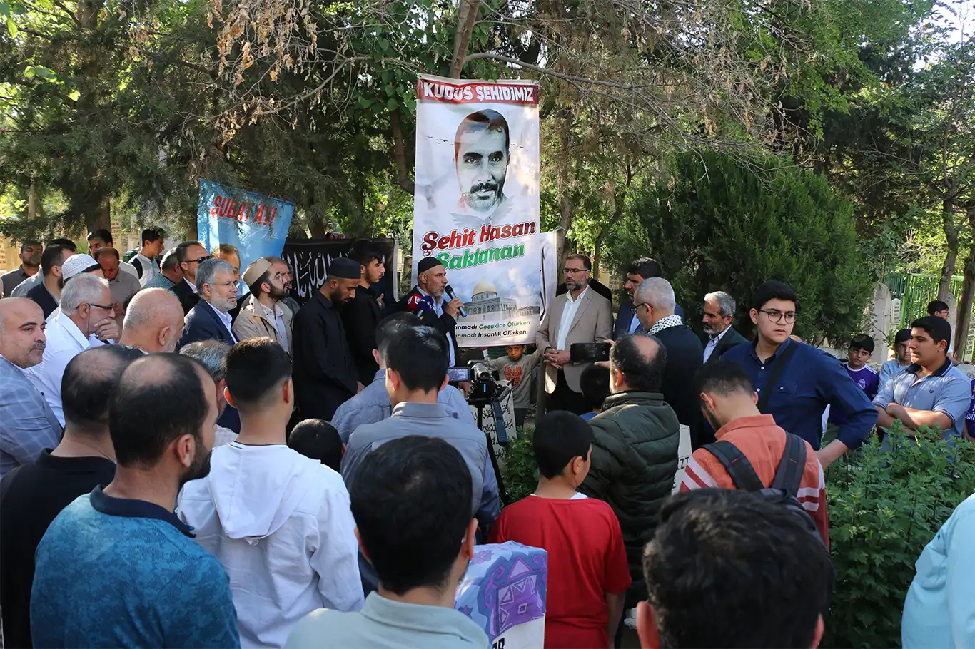 Şehit Hasan Saklanan mezarı başında dualarla anıldı Şehit Hasan Saklanan mezarı başında dualarla anıldı