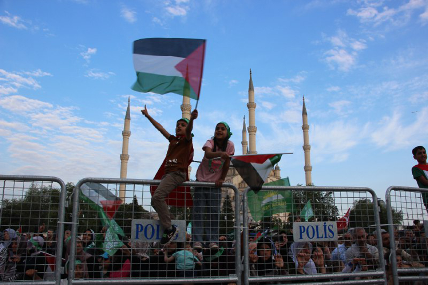 b9601485-70e8-4870-abe3-a3d41fe91d2e