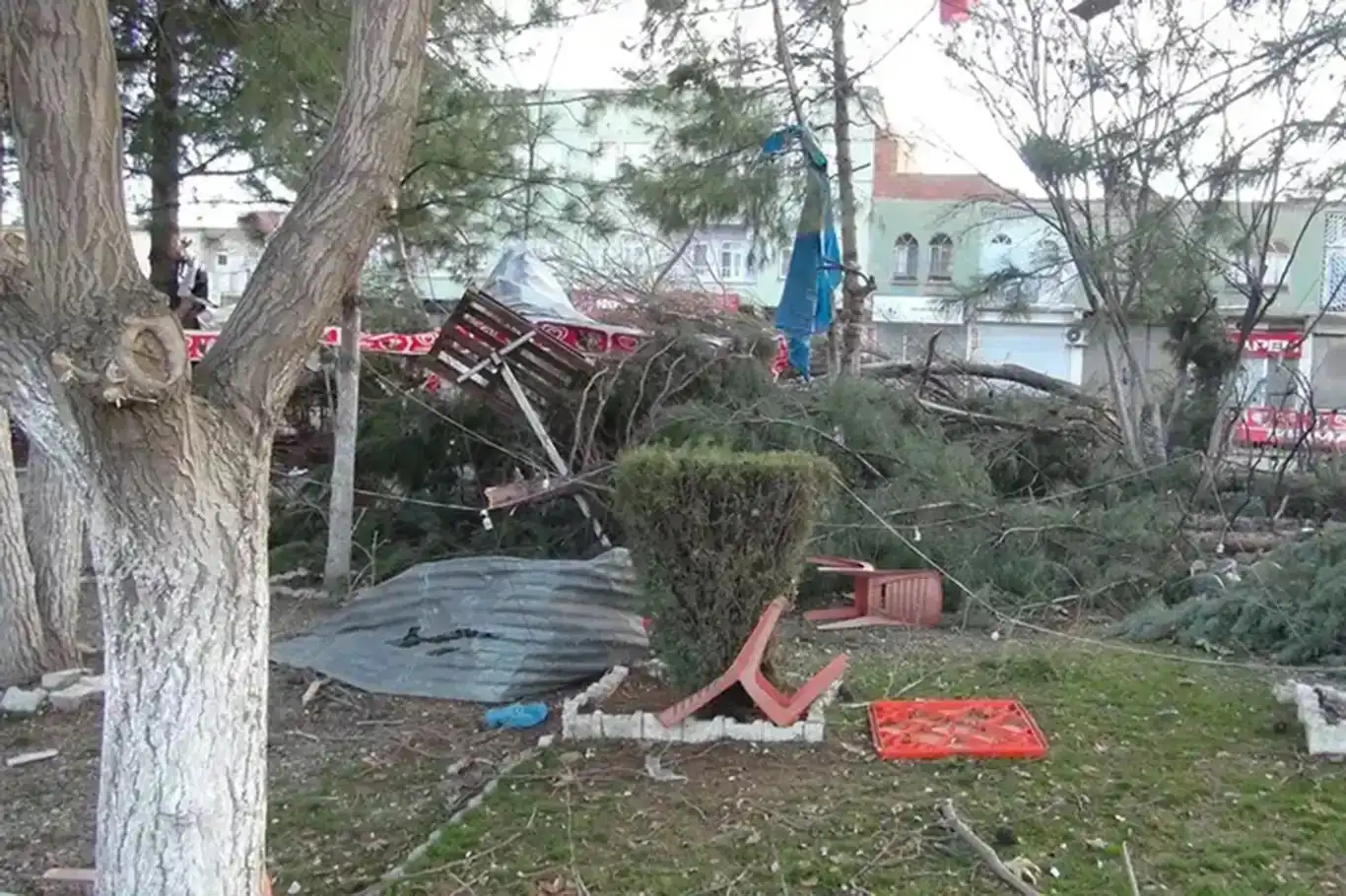 Meteoroloji’den 10 kente şiddetli rüzgâr ve fırtına uyarısı Meteoroloji’den 10 kente şiddetli rüzgâr ve fırtına uyarısı