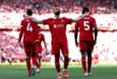 محمد صلاح.. يحطم الأرقام ويعتلي عرش الهدافين في البريميرليغ