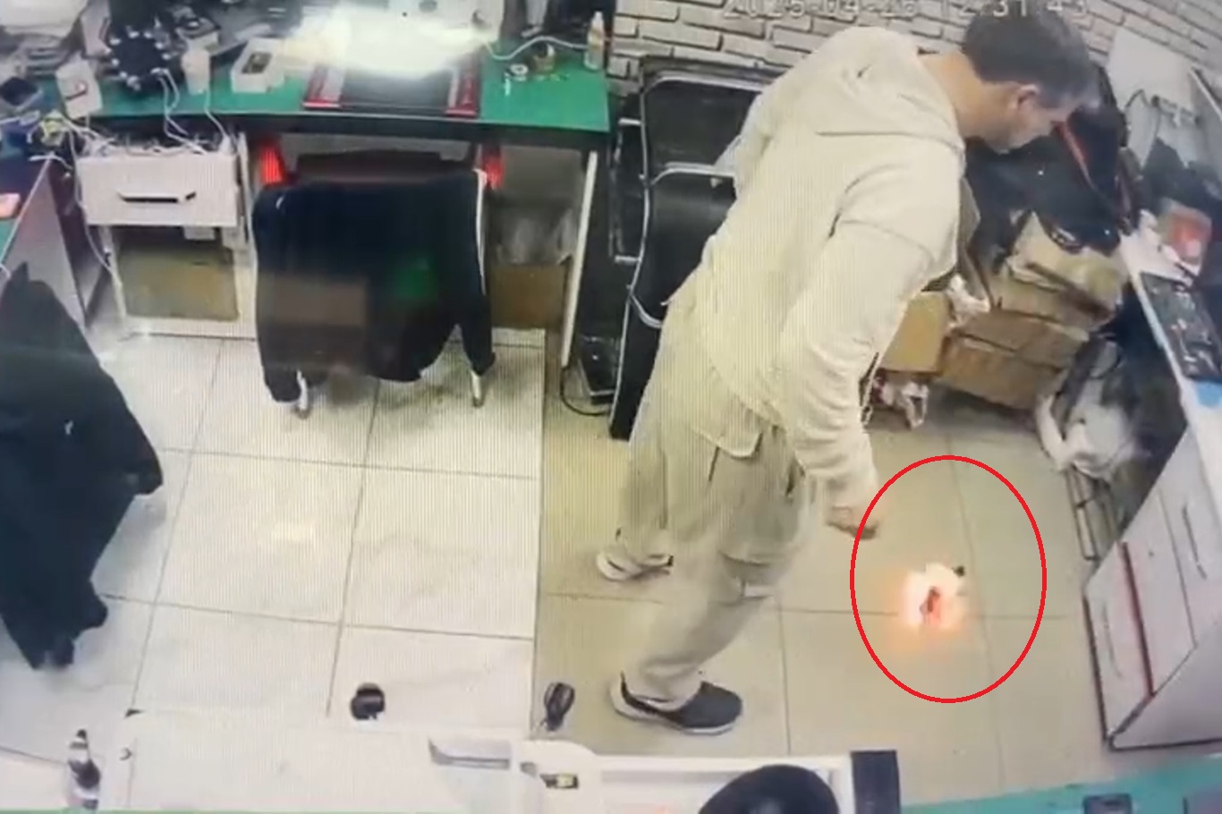 Telefon tamircisinden uyarı: Şişmiş bataryalara dikkat edin!