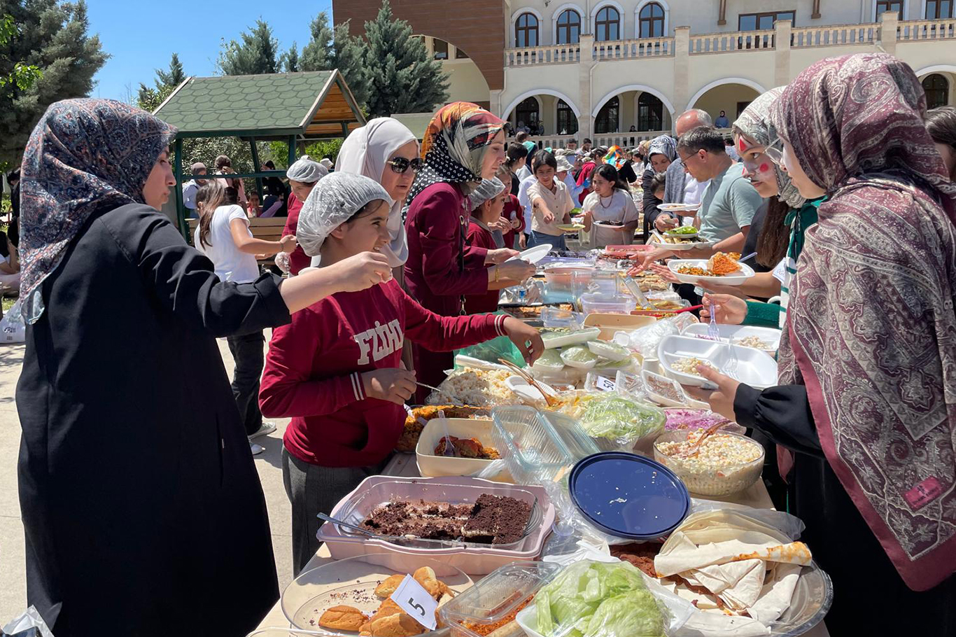Batman'da öğrencilerden Gazze için anlamlı kermes Batman'da öğrencilerden Gazze için anlamlı kermes