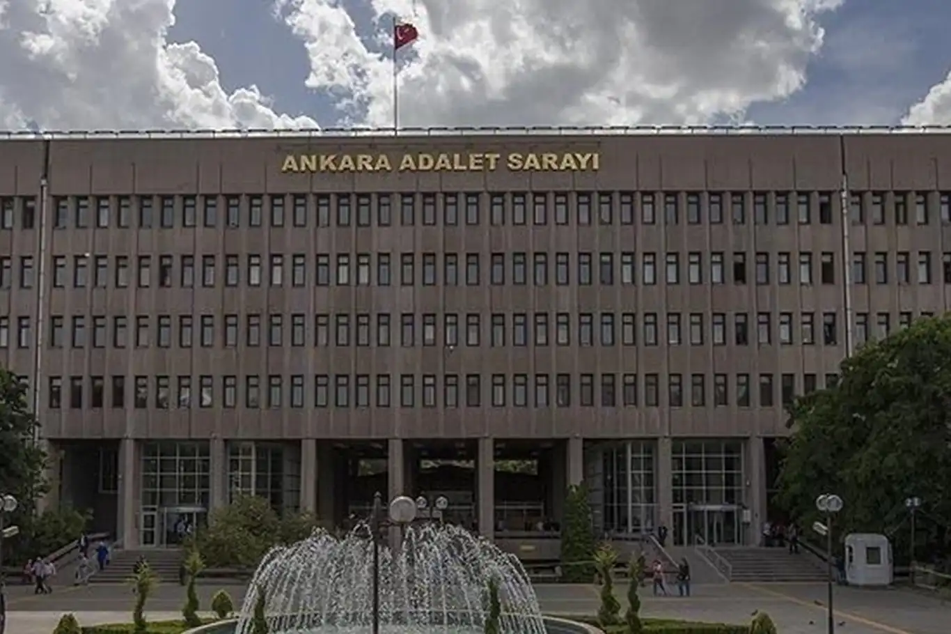 FETÖ'nün sınav usulsüzlüğü soruşturmasında 11 kişi için gözaltı kararı FETÖ'nün sınav usulsüzlüğü soruşturmasında 11 kişi için gözaltı kararı