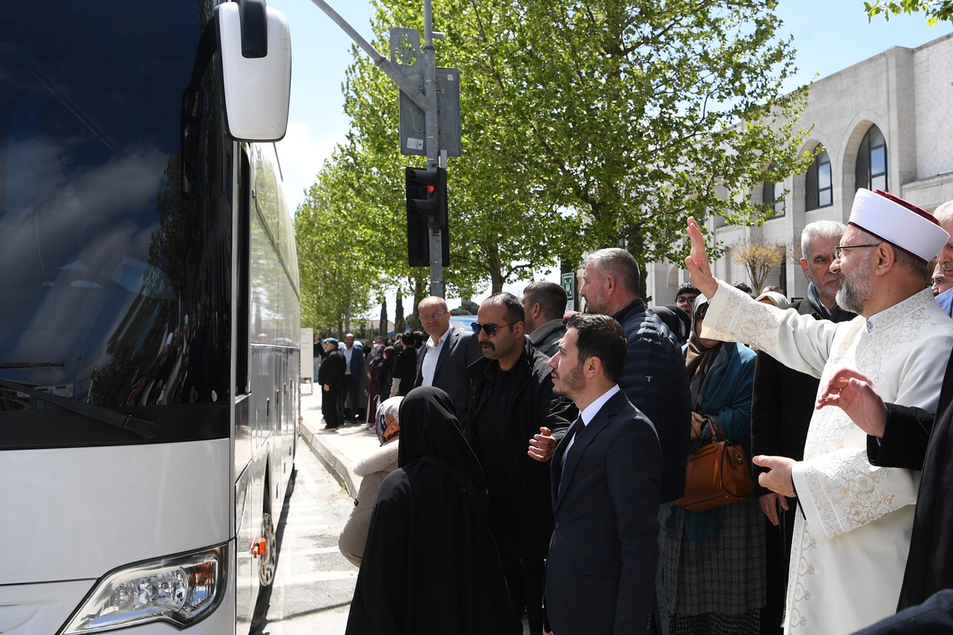 İstanbul'dan İlk hac kafilesi dualarla uğurlandı